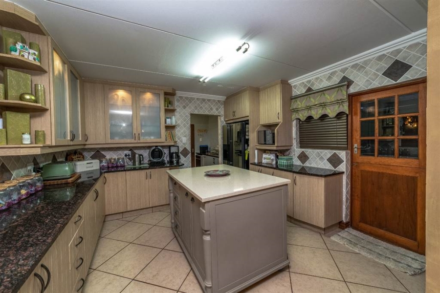 6 Bedroom Property for Sale in Tergniet Western Cape